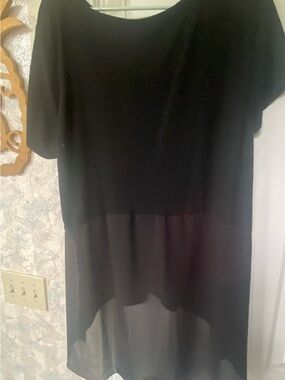 Women's Black Short-Sleeve High-Low Tunic
